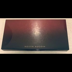 A gorgeous golden rose glow that can be used day or night with any look.